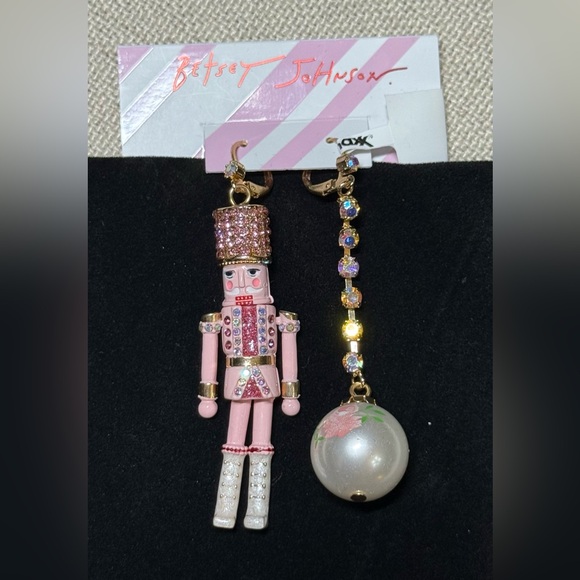 PINK NUTCRACKER Betsy Johnson CHRISTMAS Earrings - Picture 3 of 5
